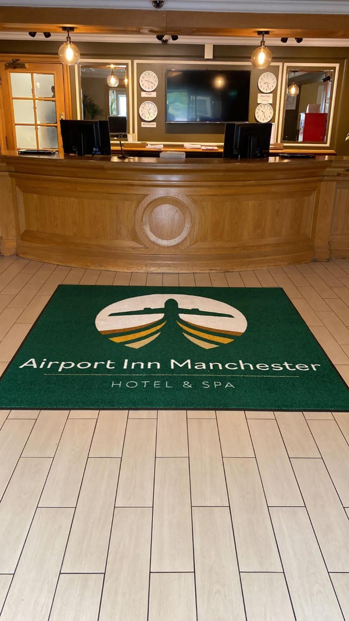 Airport Inn & Spa Manchester Wilmslow Bagian luar foto