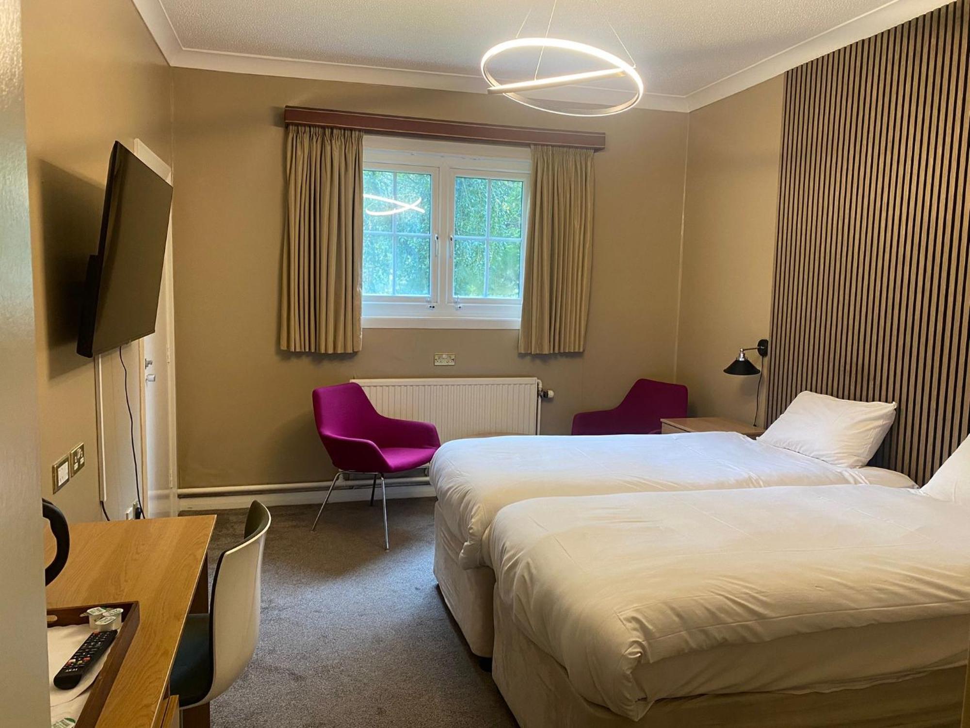 Airport Inn & Spa Manchester Wilmslow Bagian luar foto
