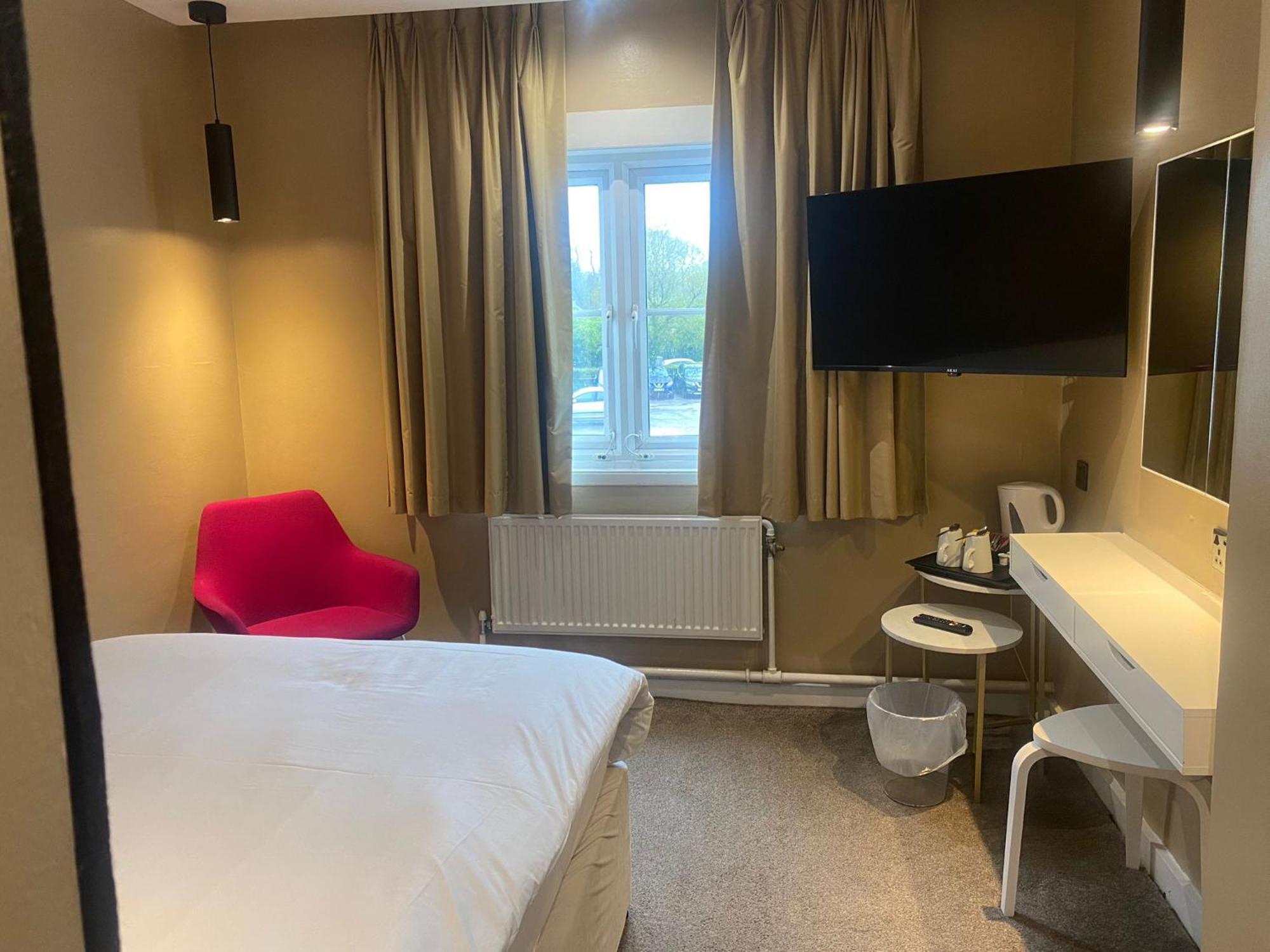 Airport Inn & Spa Manchester Wilmslow Bagian luar foto