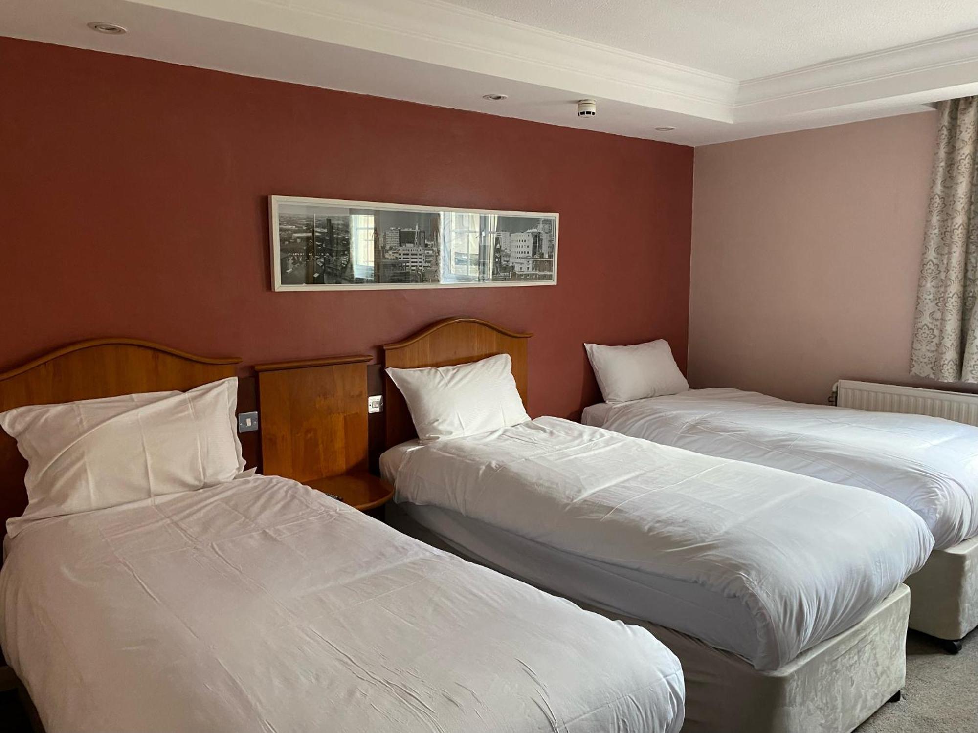 Airport Inn & Spa Manchester Wilmslow Bagian luar foto