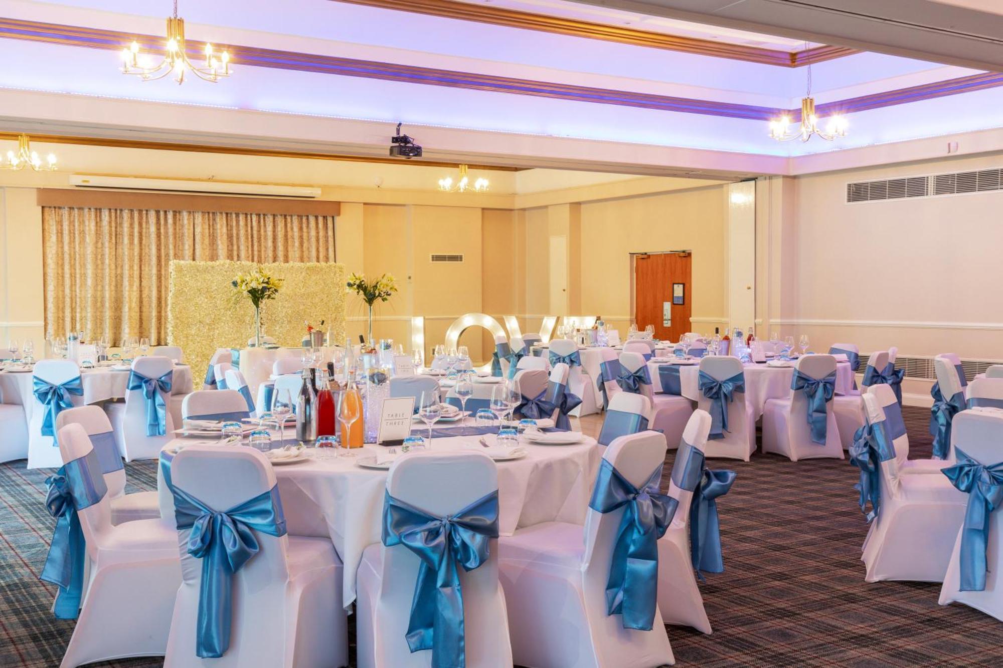 Airport Inn & Spa Manchester Wilmslow Bagian luar foto