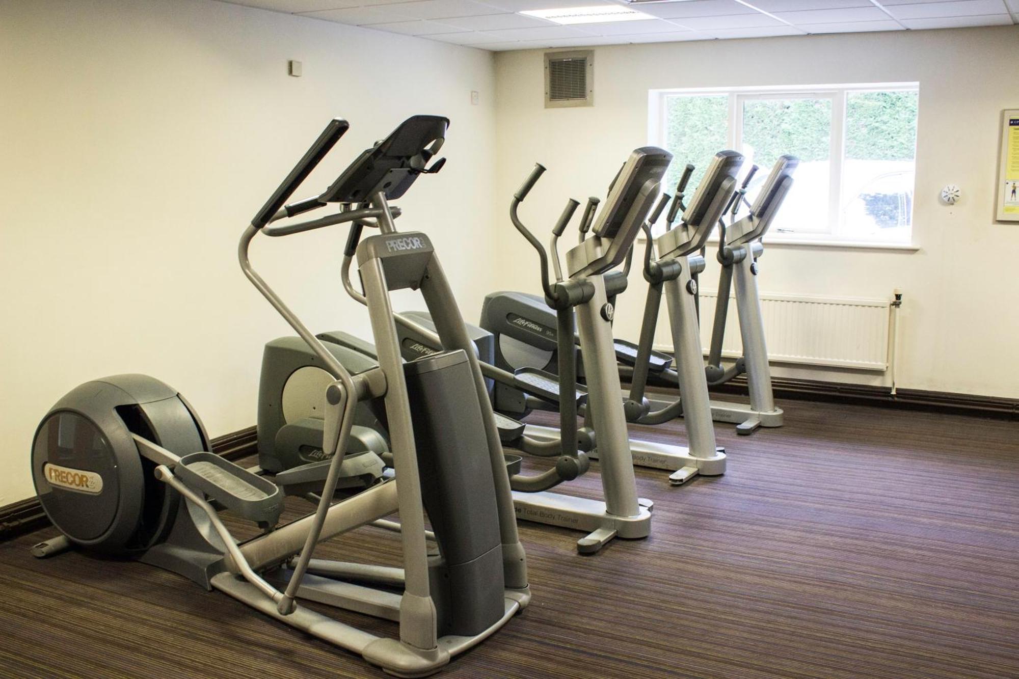 Airport Inn & Spa Manchester Wilmslow Bagian luar foto